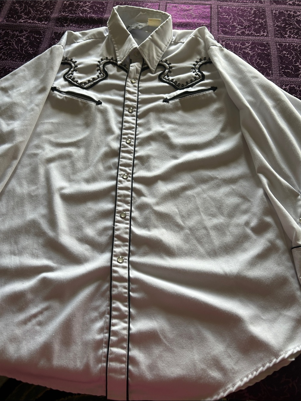 Men's White Western Pearl Snap Shirt with Black Piping